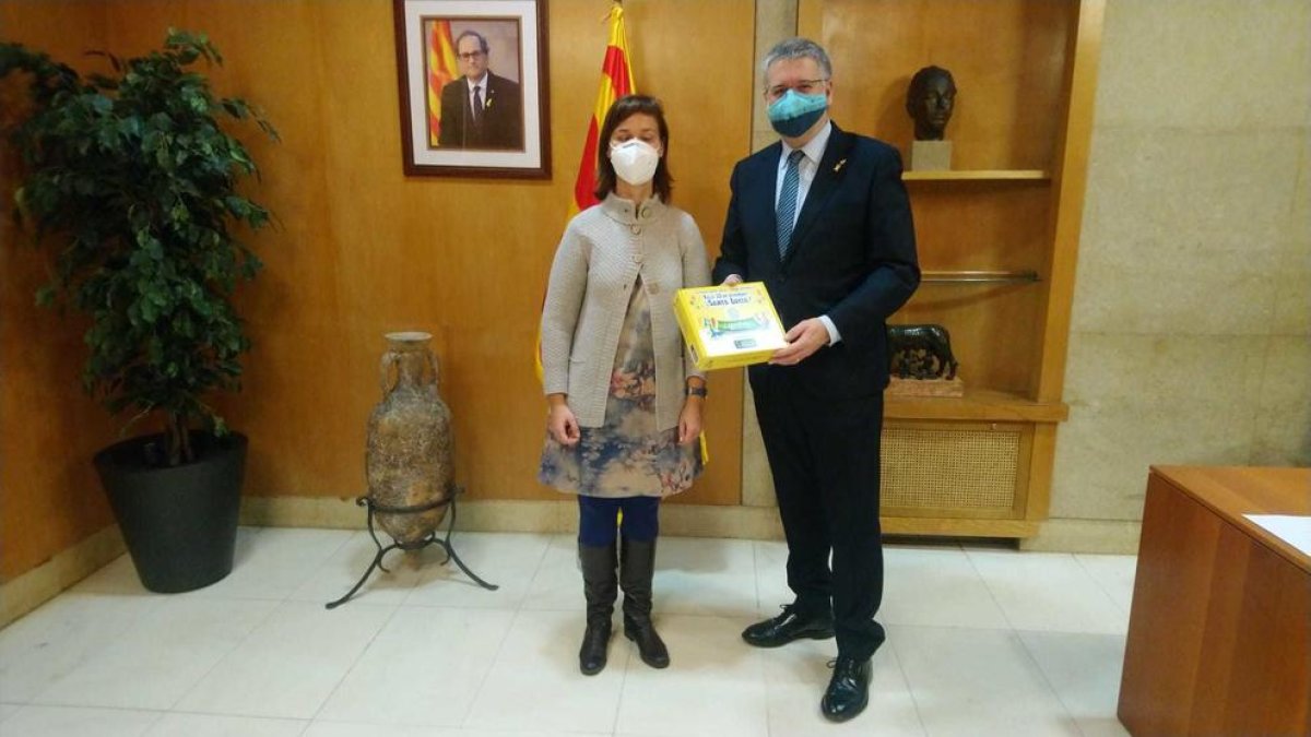 L'ONCE lliura a l'Ajuntament de Tarragona la 'Capsa de la il·lusió'