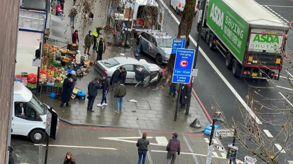 Un conductor atropella a diverses persones a Londres