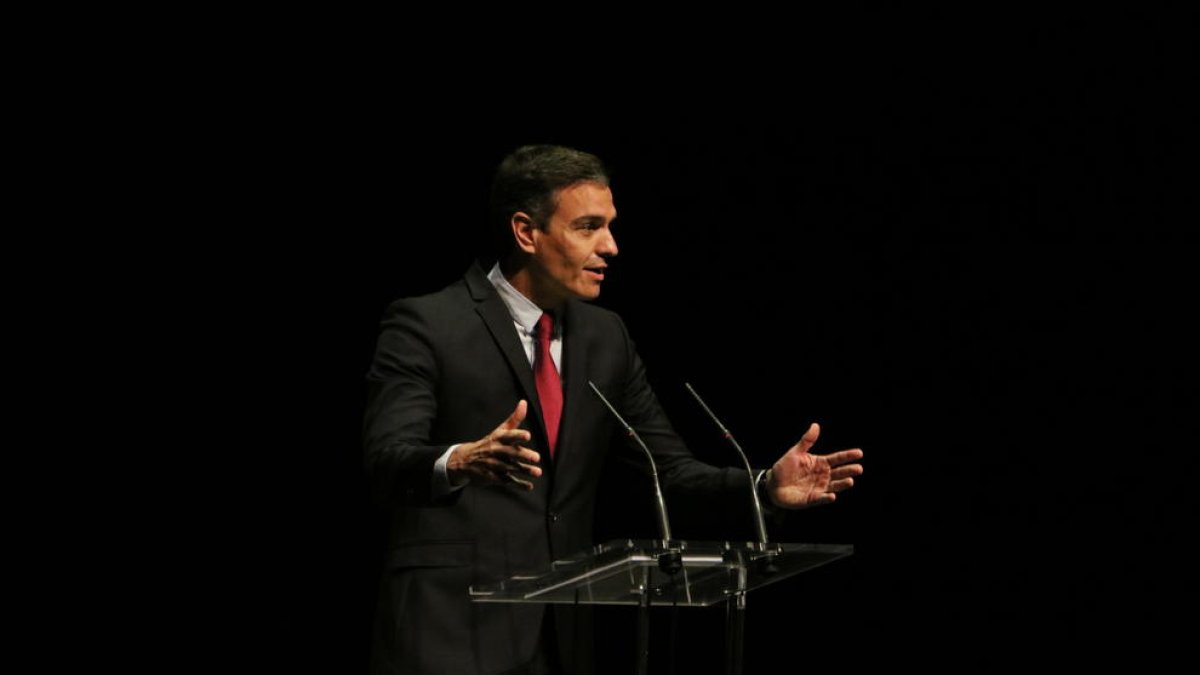 Sánchez anuncia que el Consejo de Ministros aprobará el martes los indultos a los presos del 1-O apelando al «reencuentro»