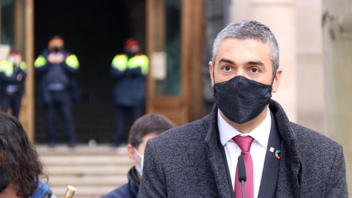 El TSJC condemna Solé a un any d'inhabilitació i una multa de 16.800 euros per  l'1-O