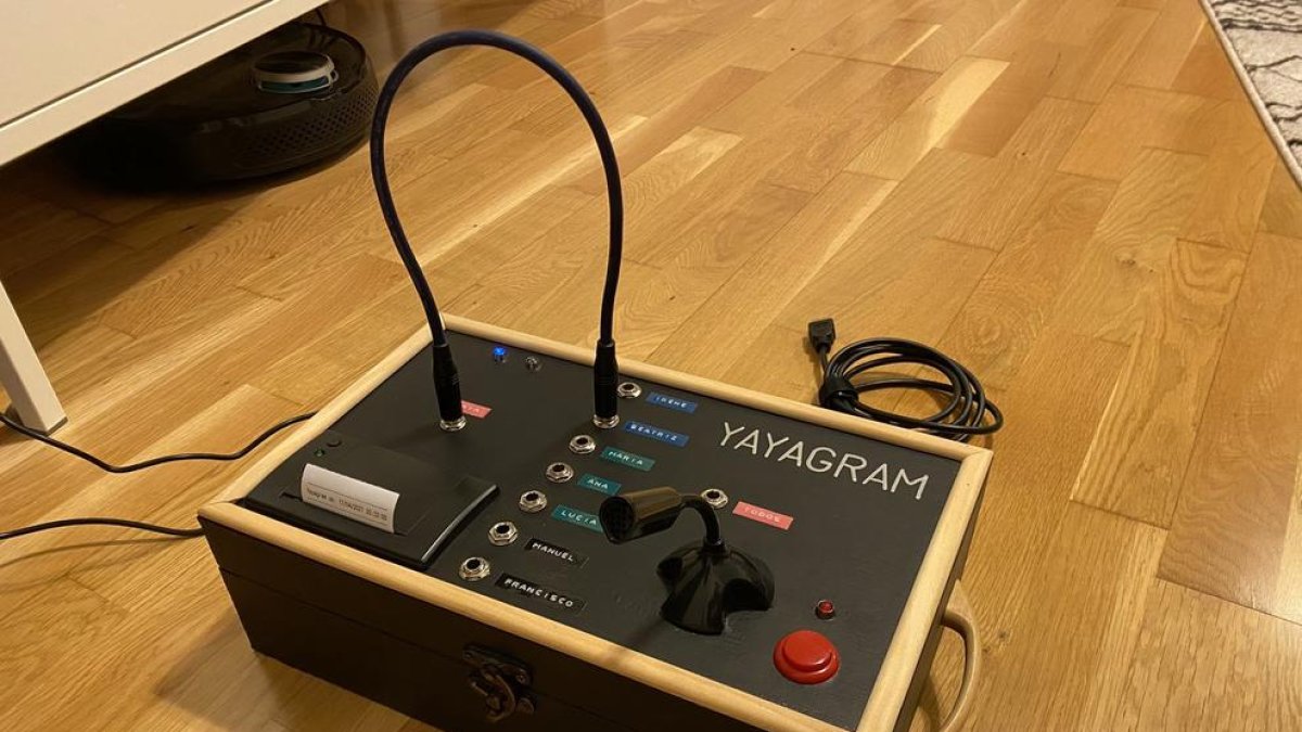 Creen un dispositiu per facilitar la comunciació entre avis i nets, el 'Yayagram'