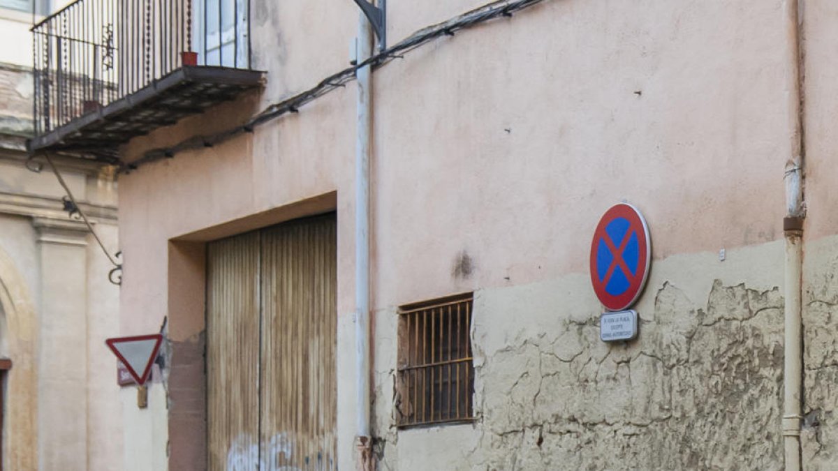 L'Ajuntament de Reus compra contenidors i en reemplaça uns 17 d'incendiats