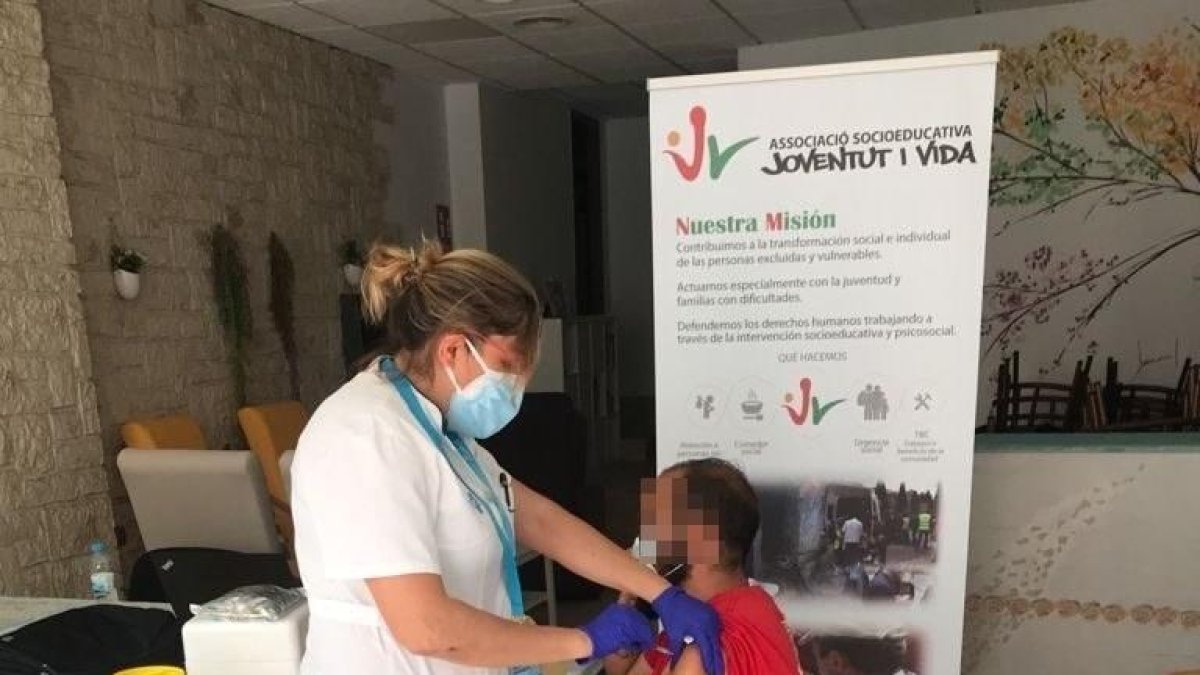 La CABEZA|CABO|JEFE Bonavista y el comedor social colaboran en la campaña de vacunación