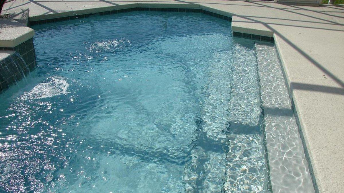 A judici per gravar amb el mòbil una dona despullada al vestidor d'un spa de la Pineda