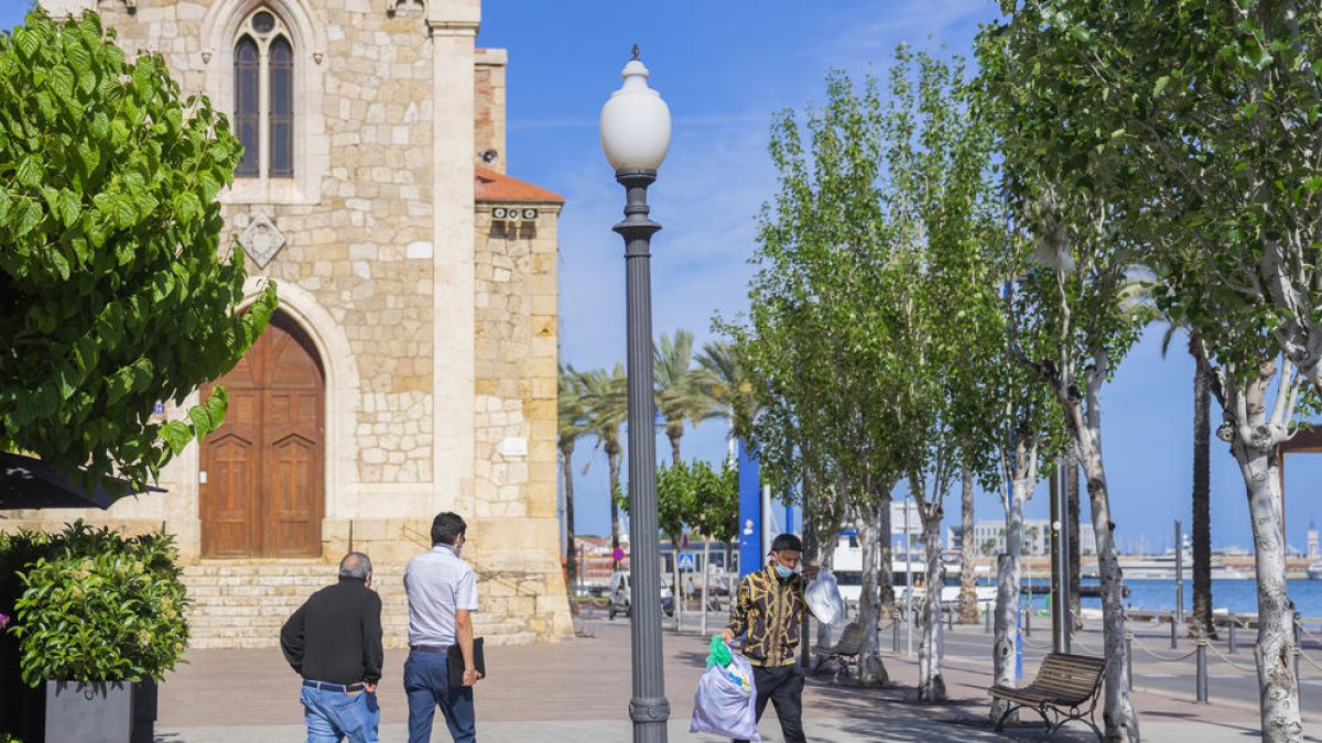 El Ayuntamiento cambiará más de 100 puntos de luz en cinco espacios públicos