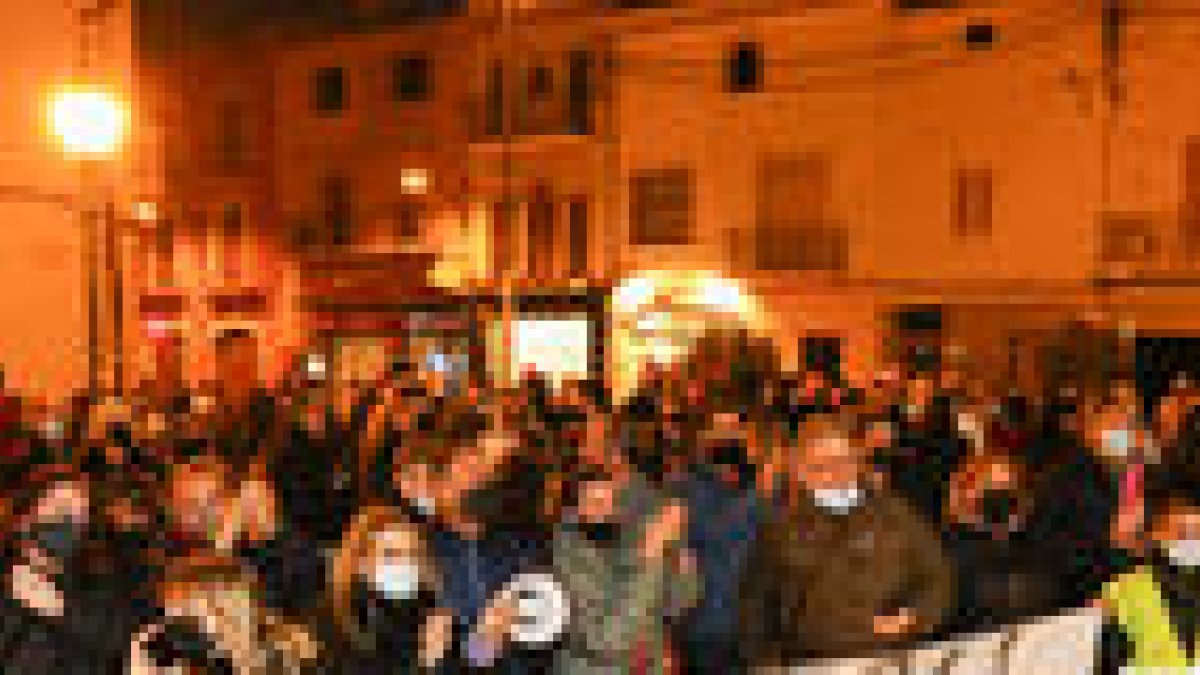 Una concentració a Torredembarra per reclamar més seguretat acaba amb violència  i destrosses