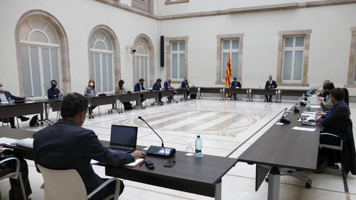 El Govern planteja als partits fer testos d'antígens als integrants de les meses electorals