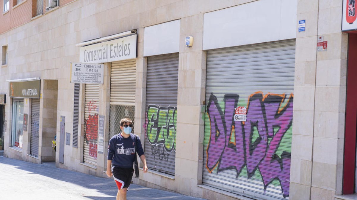 La FAV Segle XXI denuncia la gran presència de pintades a la ciutat