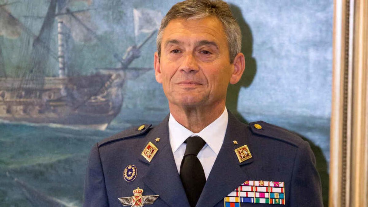Dimite el jefe del estado mayor de Defensa por el escándalo de las vacunas