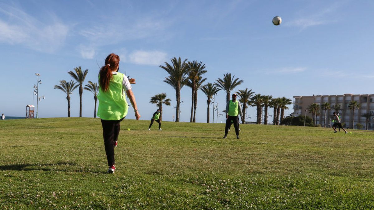 Las Embajadoras volen formar un equip femení de Kickingball a Salou