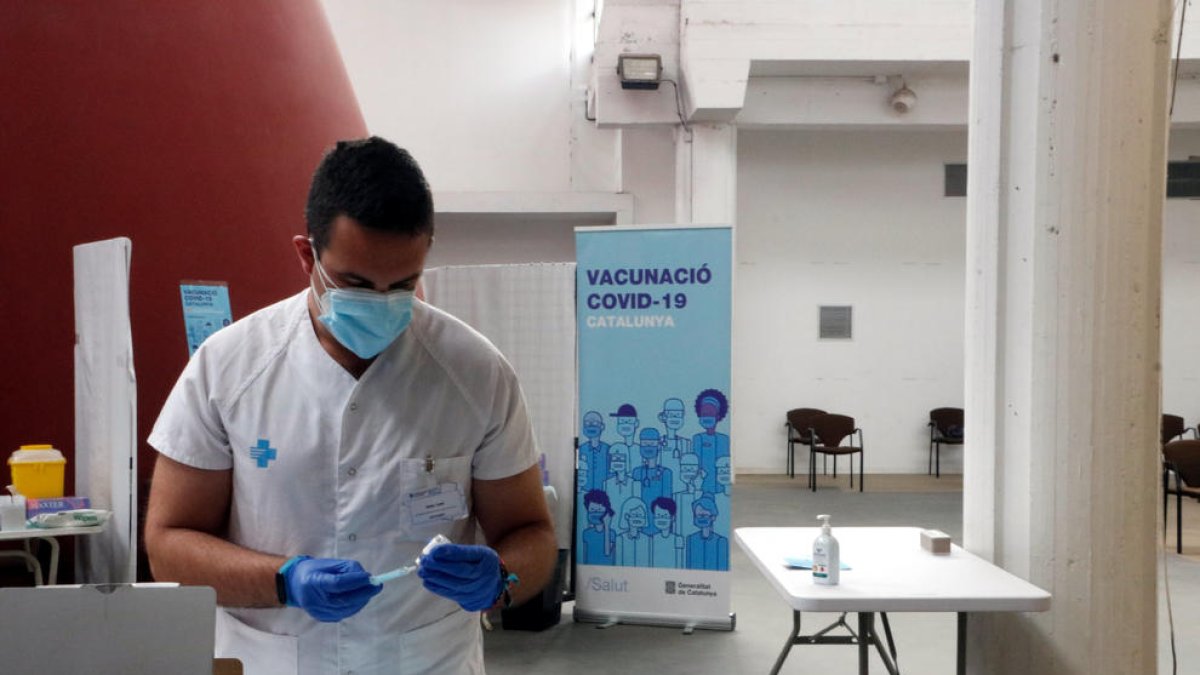 El 40% dels catalans d'entre 70 i 79 anys tenen la primera dosi contra la covid-19