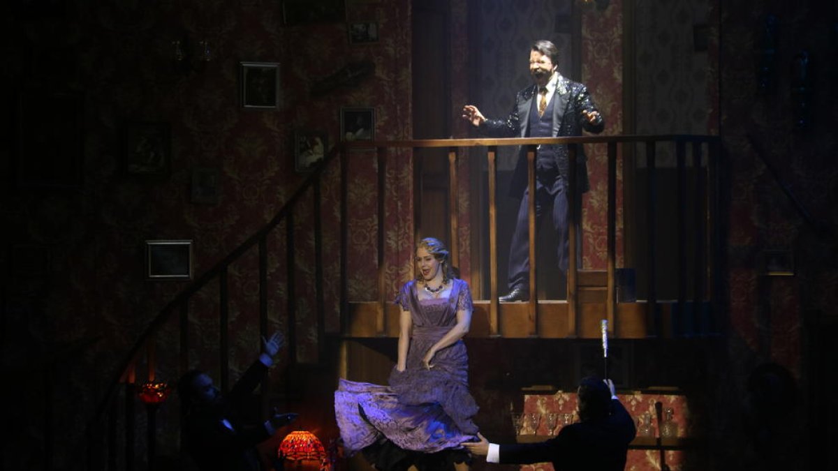 El Teatre Apolo puja de nou el taló amb el musical '¿Quién mató a Sherlock Holmes?' després d'estar dos anys tancat