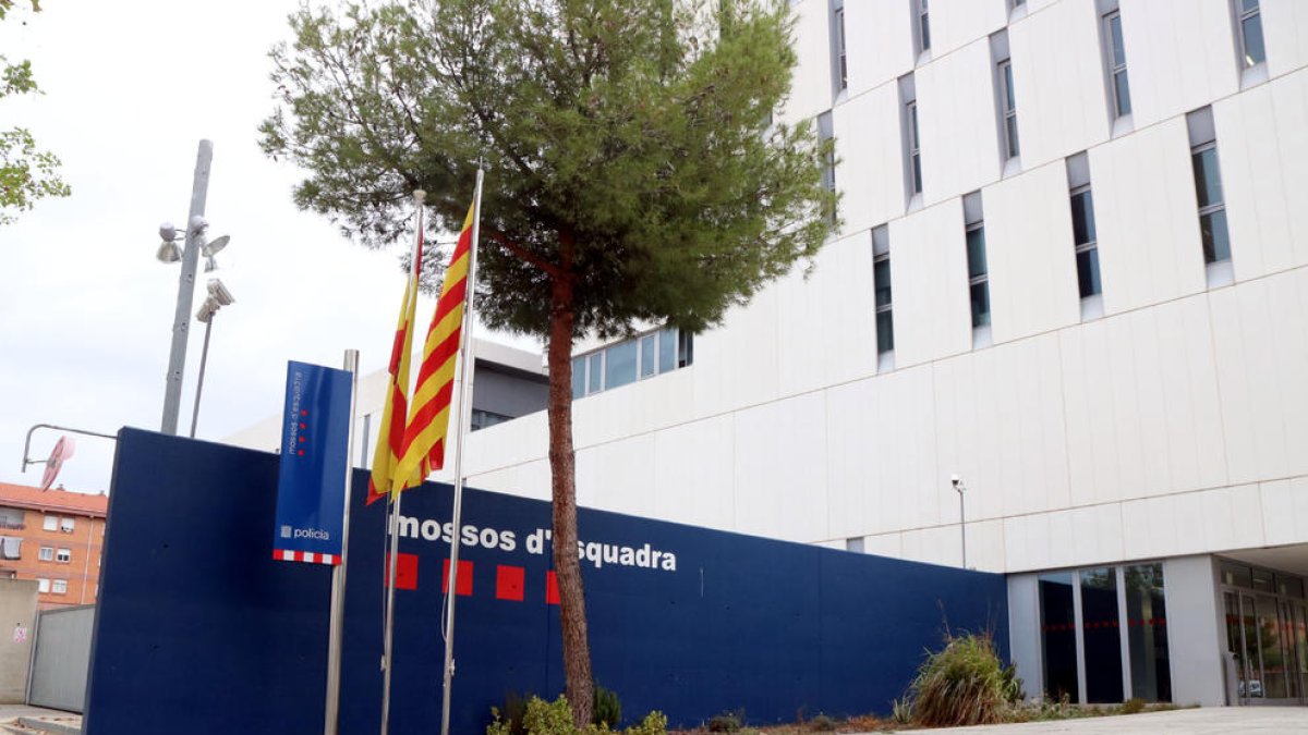 Detenido un profesor de secundaria de Tarragona por|para presuntos tocamientos a alumnos