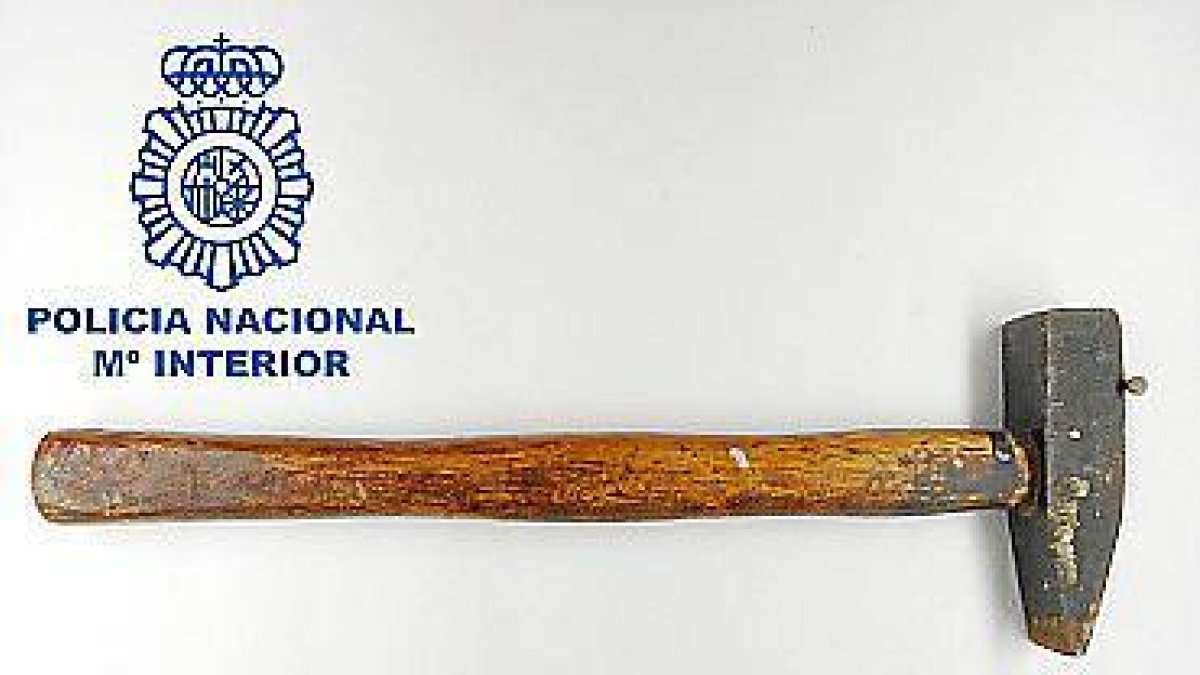 Cinc anys i mig de presó per colpejar a una dona de 82 anys amb un martell a Manacor