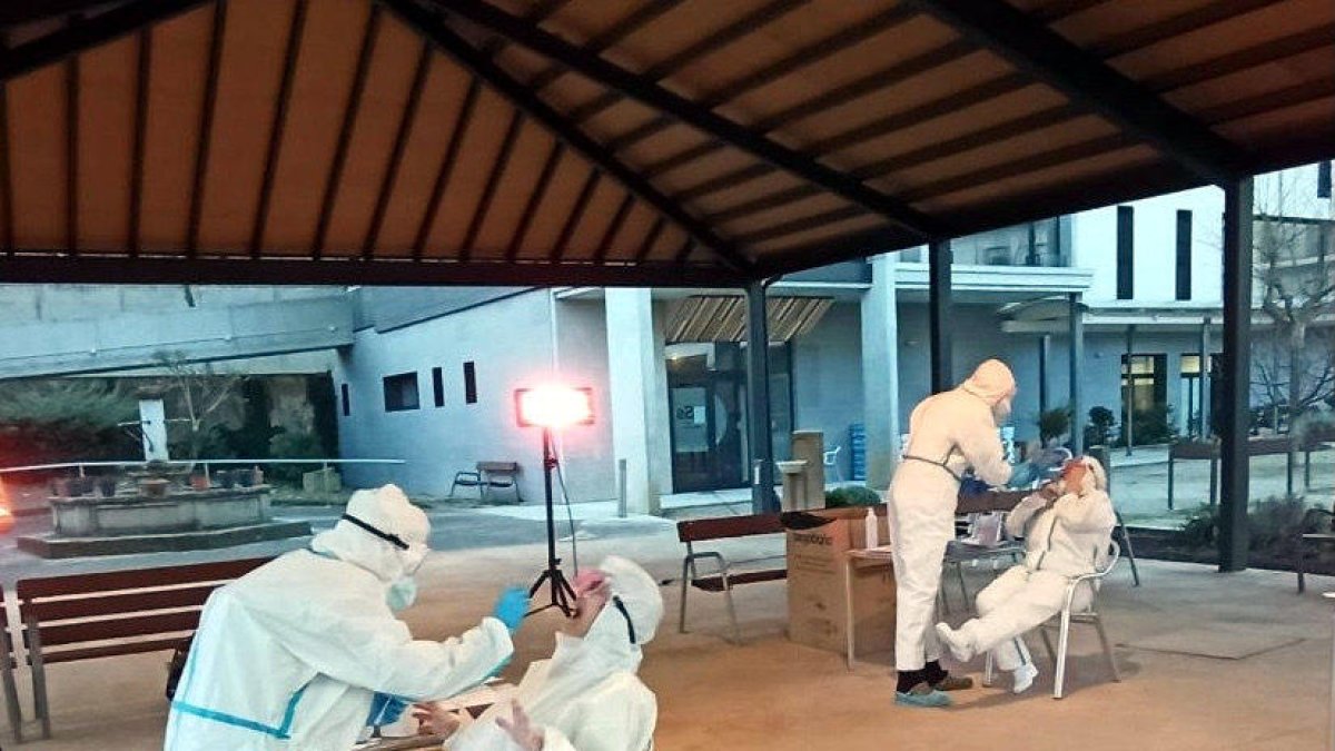 La presión hospitalaria sigue aumentando en el Camp de Tarragona mientras en el Ebro se mantiene