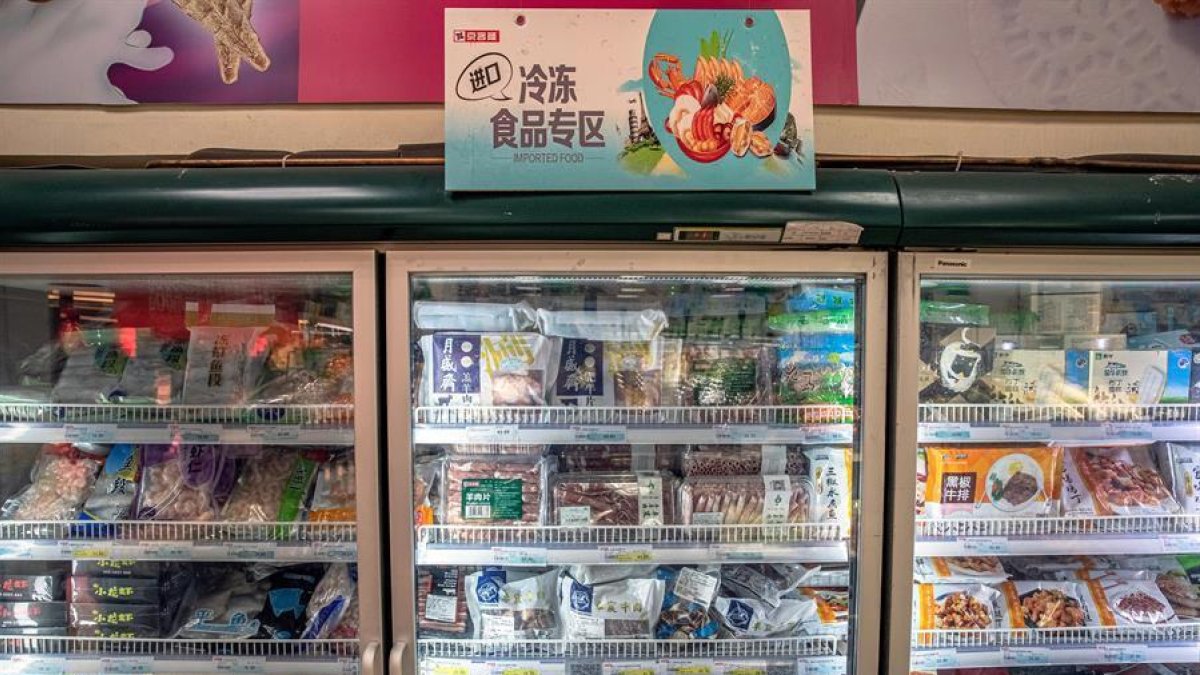 China encuentra coronavirus por primera vez en congelados de producción nacional