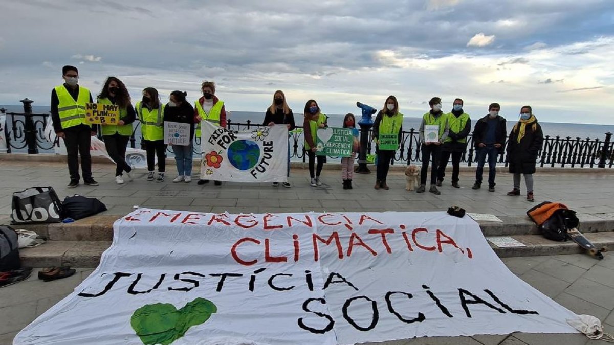 Fridays For Future se concentra en Tarragona para reivindicar la lucha ecologista