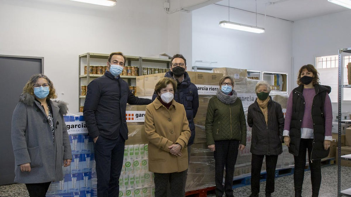 Una empresa de Vila-seca entrega cerca de 2 toneladas de alimentos al Banco de Alimentos