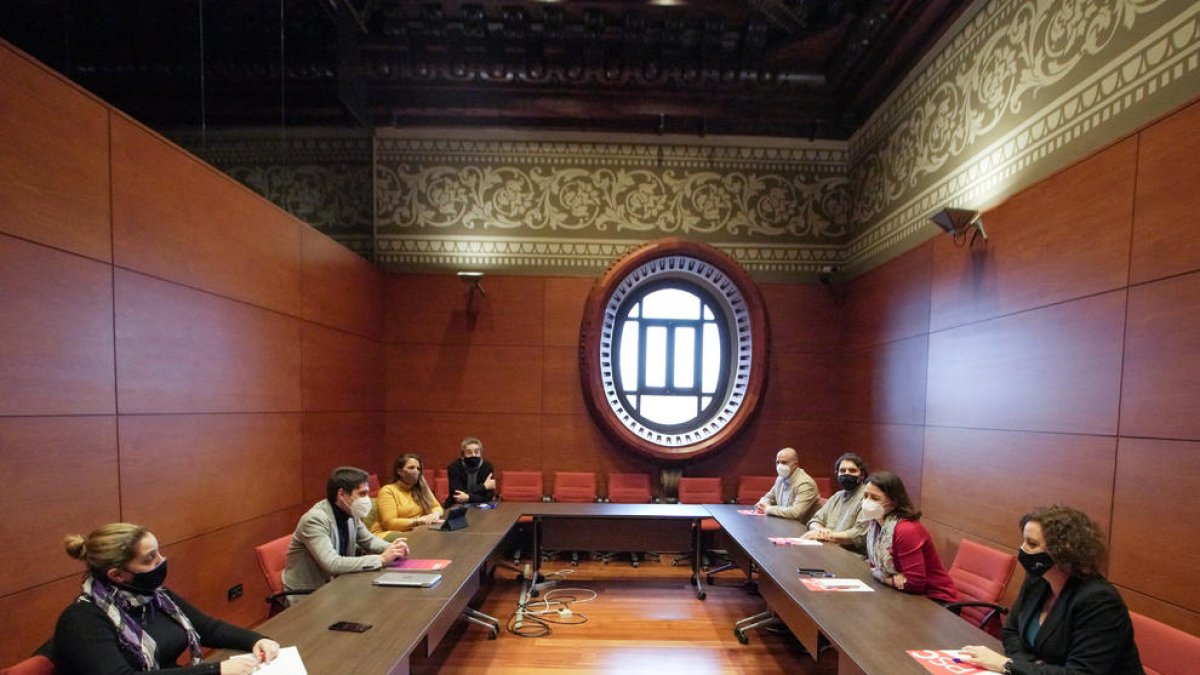 PSC y comunes se encuentran para negociar después del 14-F y se emplazan a volver a reunirse