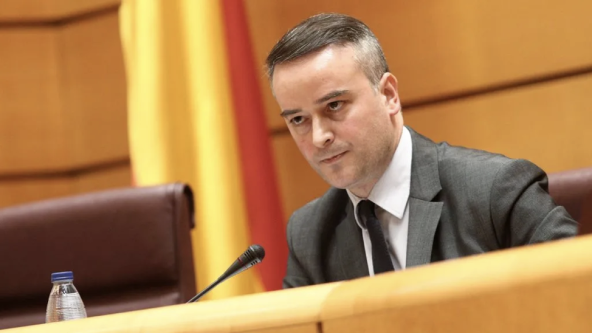 El cap de gabinet de Sánchez, Iván Redondo, positiu en coronavirus