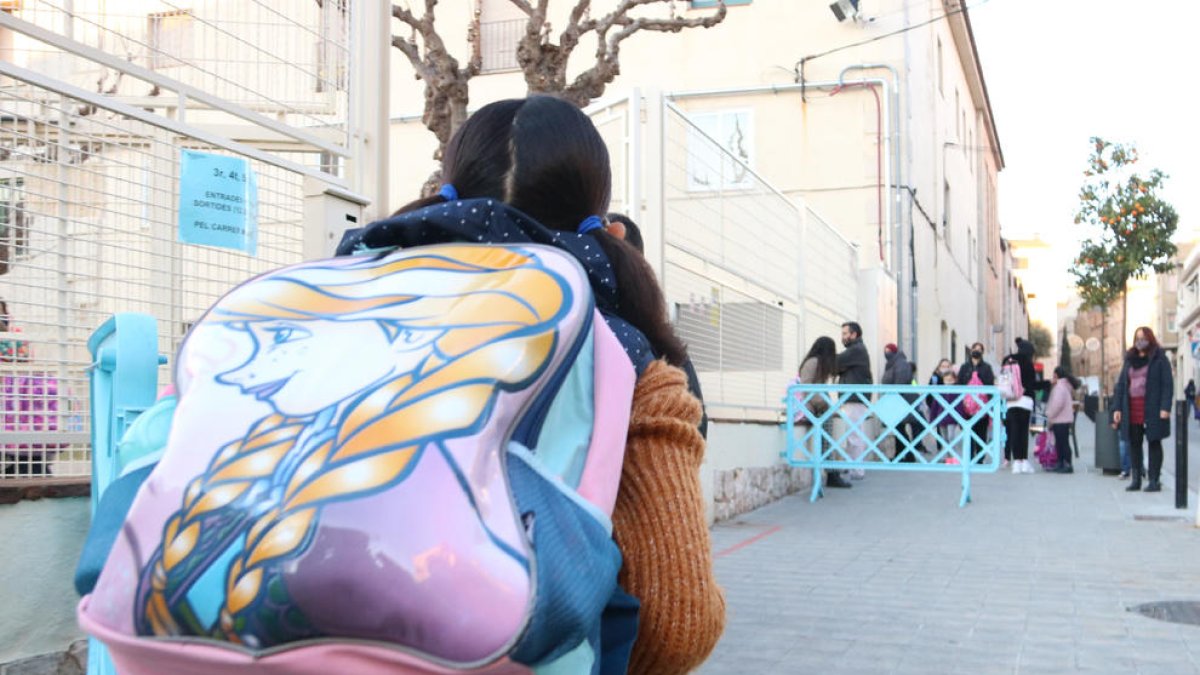 Un centro escolar del Baix Penedès se mantiene cerrado por el covid