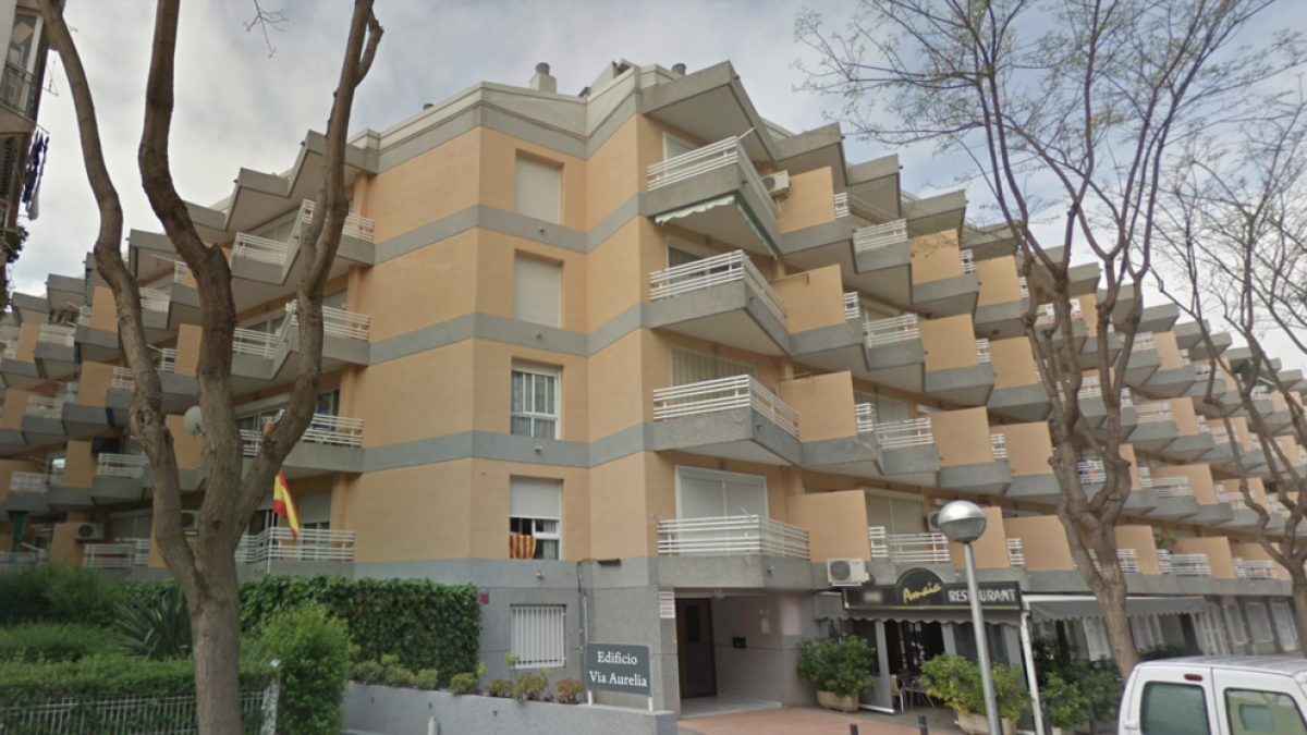 Quema completamente una habitación en un domicilio de Salou