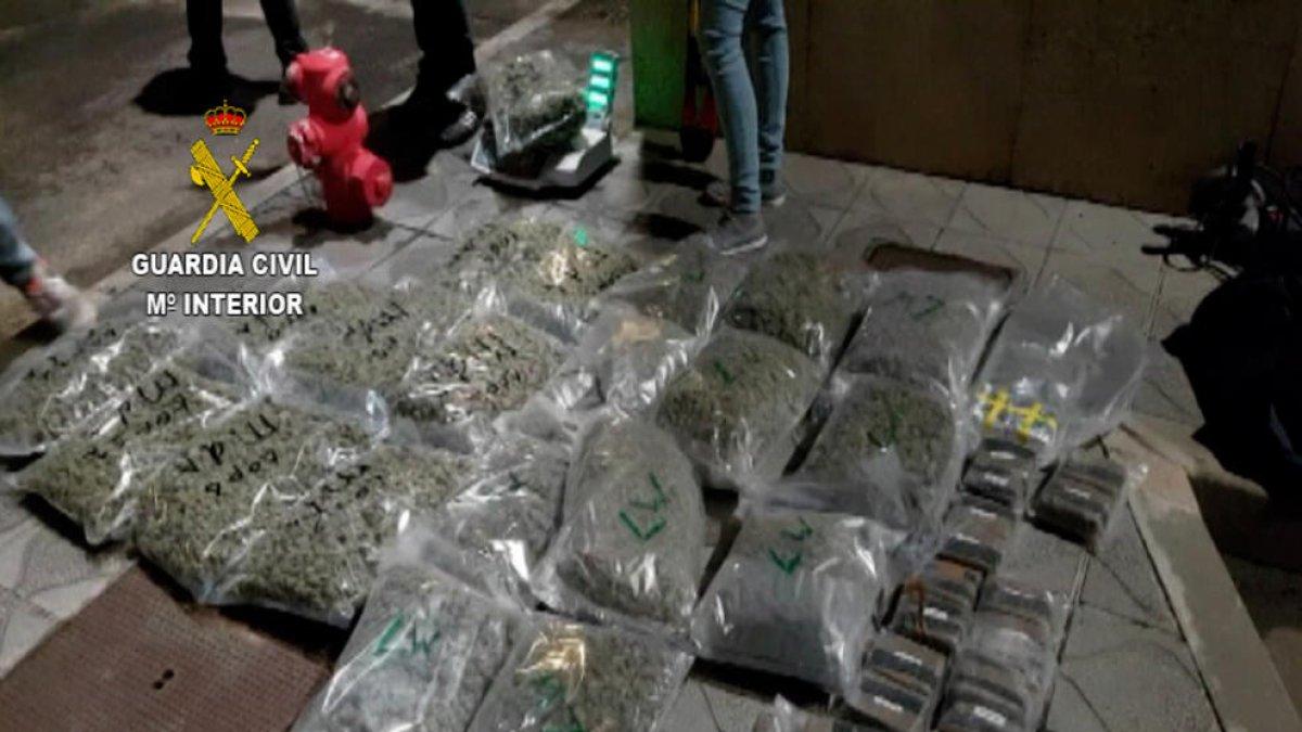 Desarticulada una organización dedicada al tráfico internacional de marihuana en Salou y Cambrils
