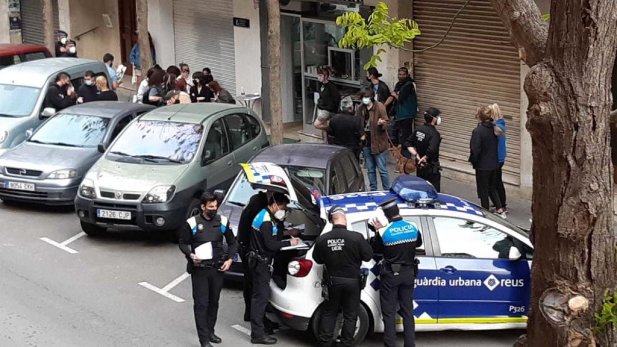 Nuevo caso de fiesta ilegal en Reus: Desalojan a 31 personas de un local para incumplir las medidas anticovid