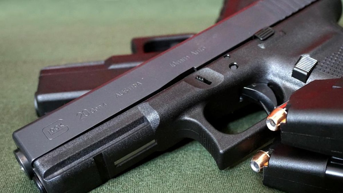 Diseñan en España una pistola que sólo puede disparar el agente autorizado