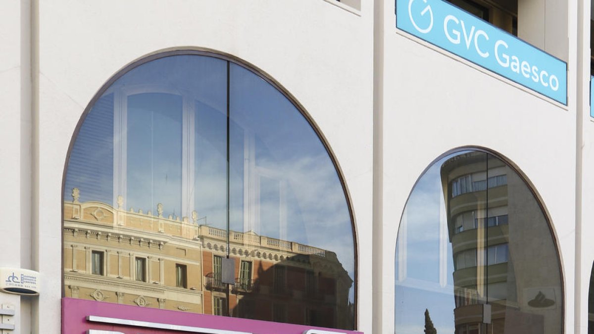 L'OCU crida als afectats de Dentix a reclamar abans del 3 de gener