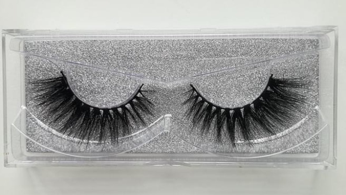 El vídeo viral que muestra las terribles consecuencias de no limpiar las extensiones de pestañas