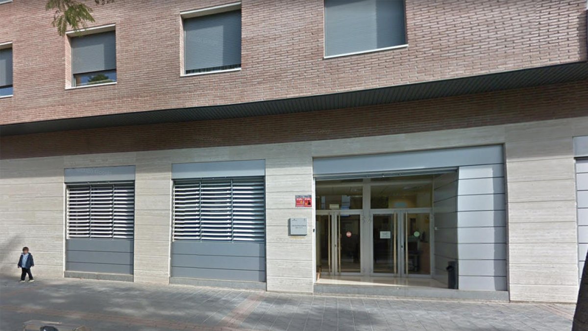 Un tarraconense recupera 13.000 euros por|para intereses excesius de una tarjeta 'revolving'