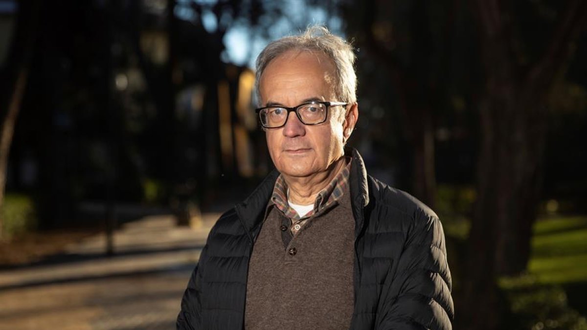 Un epidemiólogo advierte de que una sola dosis puede favorecer las mutaciones