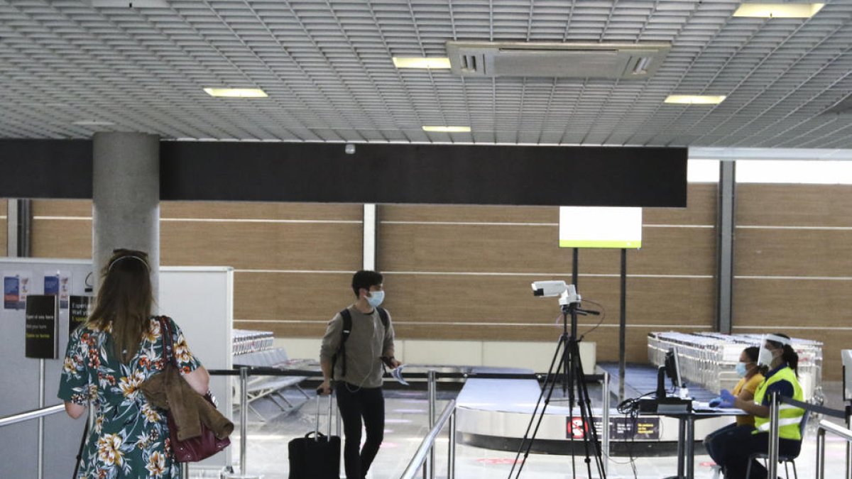 Las aerolíneas aplazan sus rutas y el Aeropuerto de Reus iniciará el verano en mayo