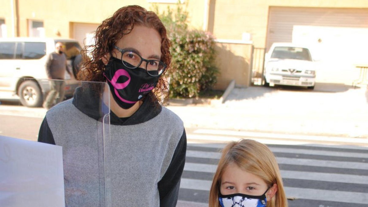 La Carla de l'Aleixar, la nena que va decidir donar tots els estalvis a la Lliga contra el Càncer