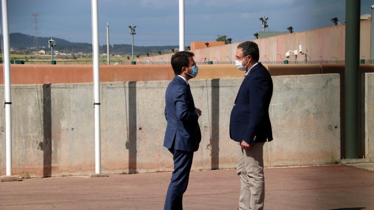 Aragonès visita a los presos independentistas en Almeces y Puig de les Basses en su primer día como presidente
