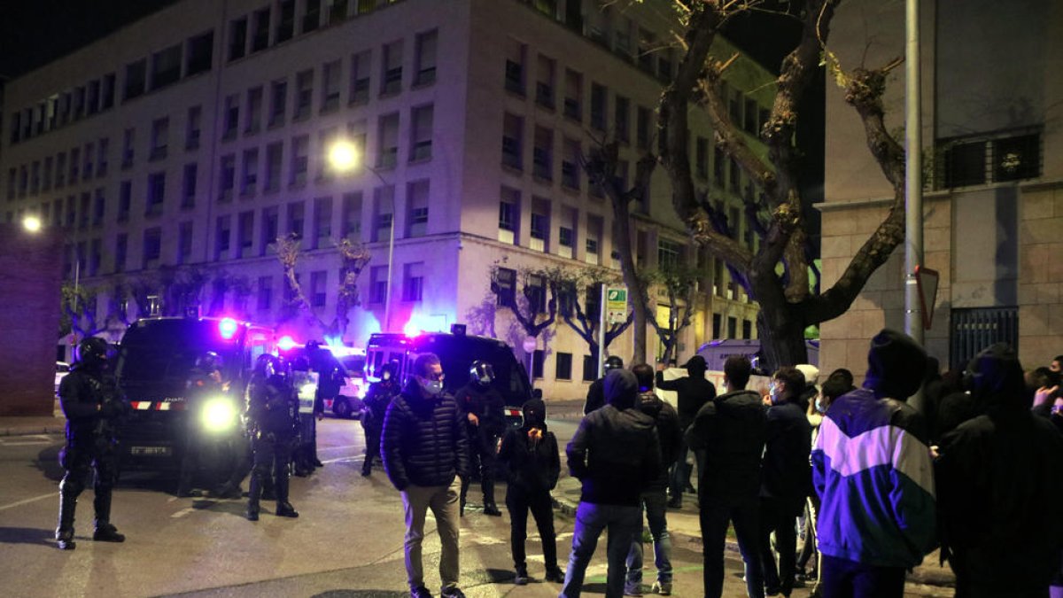 Els Mossos preveuen tancar en breu la investigació de l'actuació en la zona on una jove va perdre un ull