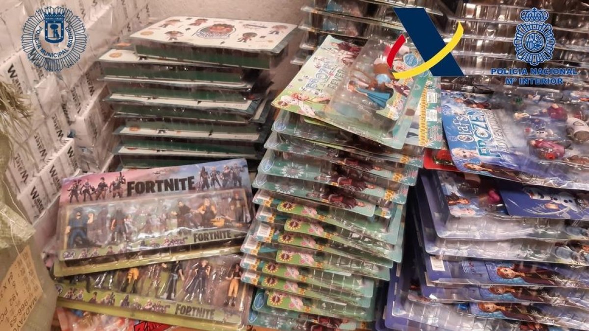 Part de les joguines que s'ha localitzat en aquest centre de distribució.