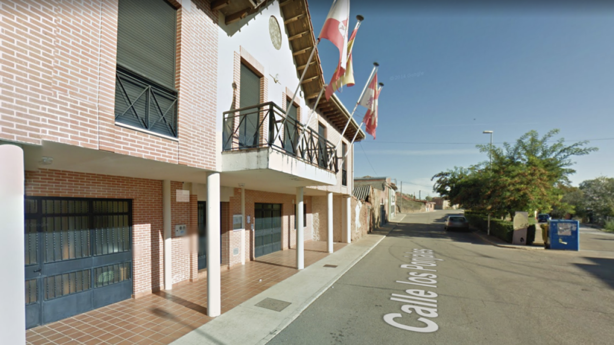 Detenido el alcalde de un pueblo de León y un constructor por|para supuestas irregularidades contables