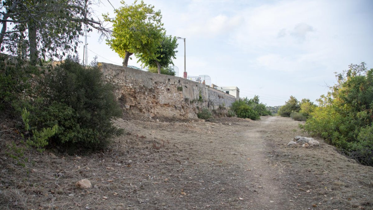 Els veïns de l'Oliva de Tarragona defensen que es pot denegar la llicència de l'aparcament