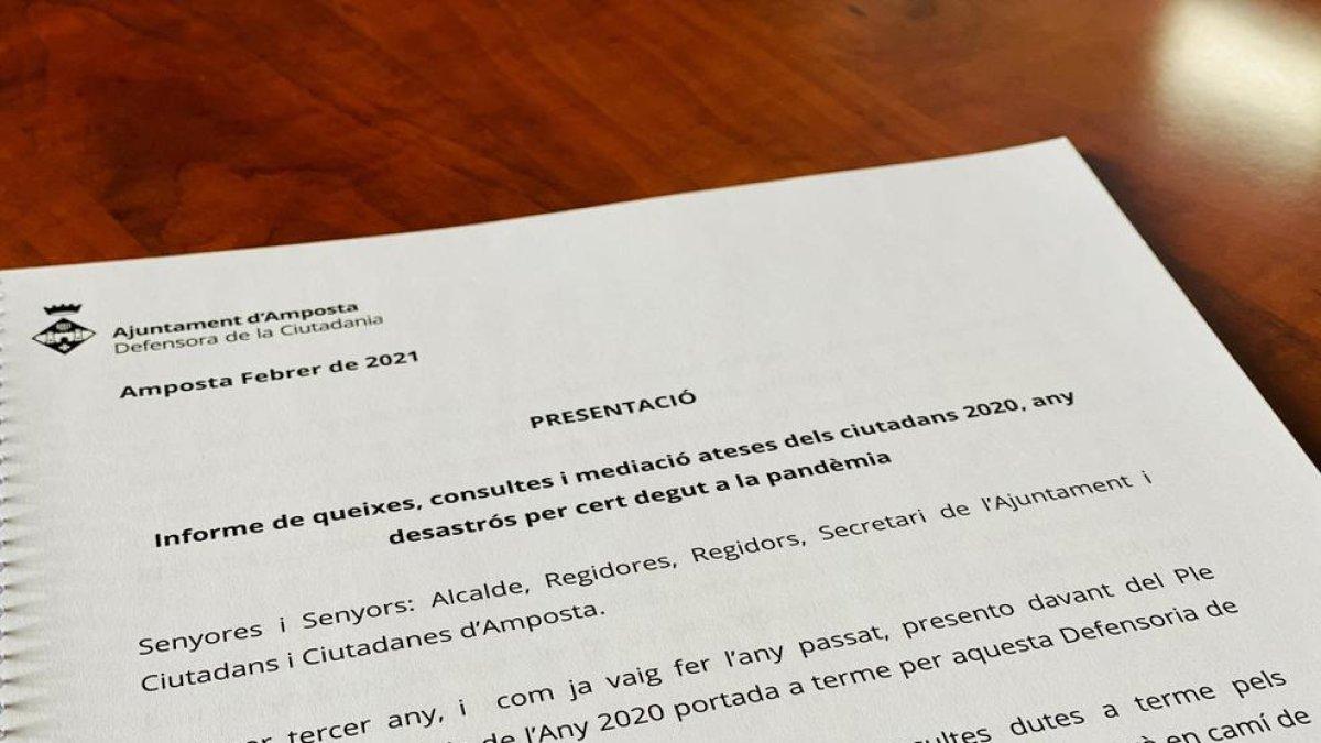 Espais públics, problemes amb serveis, incivisme i pandèmia, principals queixes dels ampostins