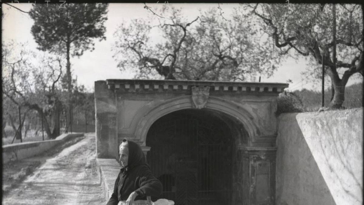 Reus dedicará una escultura a la 'Vendedora de anises'