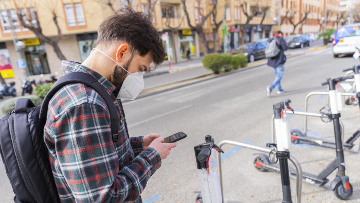 Bird farà pagar als usuaris les multes per aparcar els patinets malament