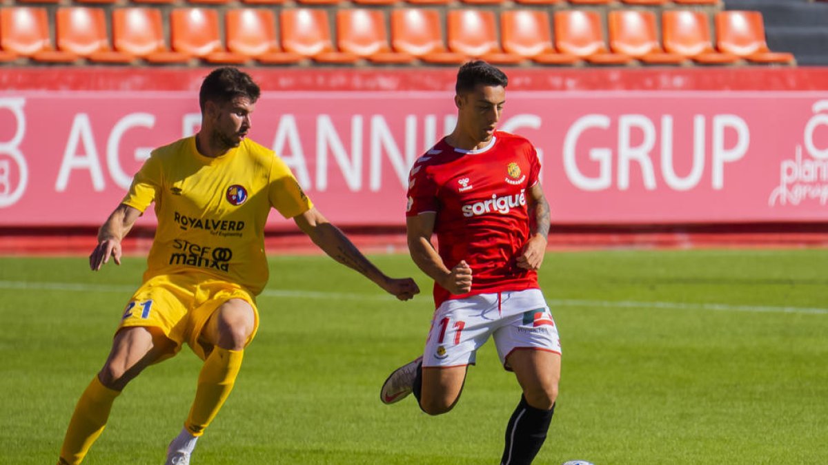 Pol Ballesteros renueva con el Nàstic hasta el 2024