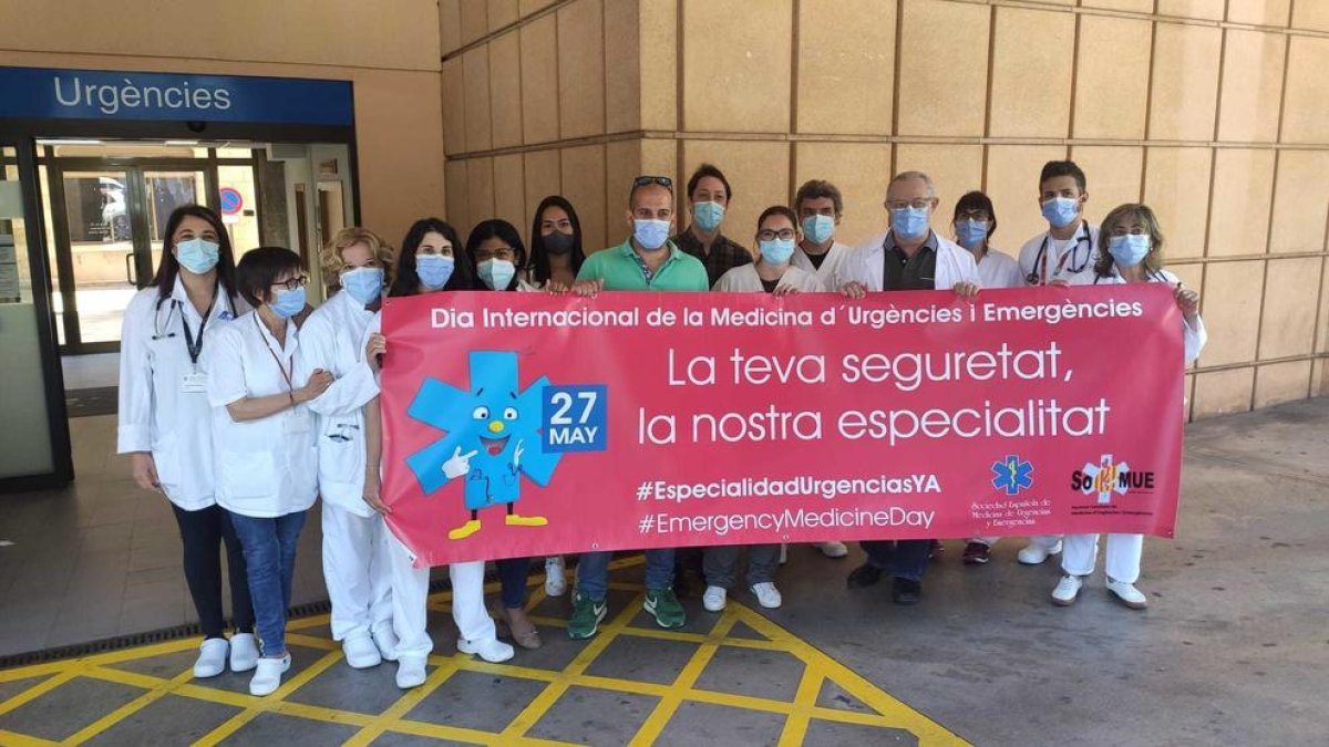 Los médicos de urgencias del Hospital Santa Tecla exigen el reconocimiento de su especialidad