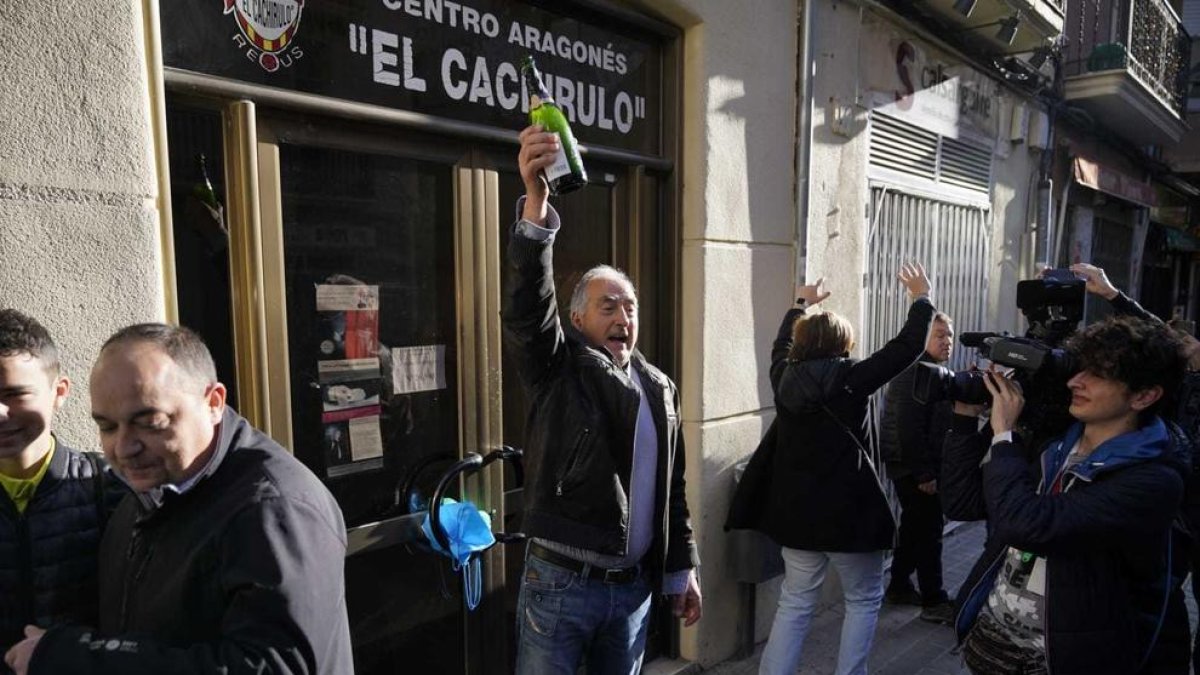 El Centro Aragonés Cachirulo de Reus propietari de 80 de les 90 sèries premiades amb la grossa de Nadal