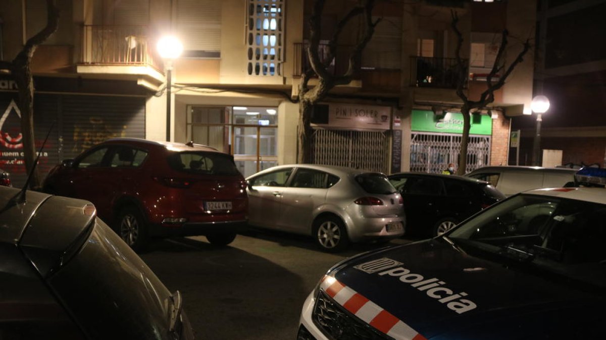 Encuentran a una mujer muerta con signos de violencia en un piso de Tarragona