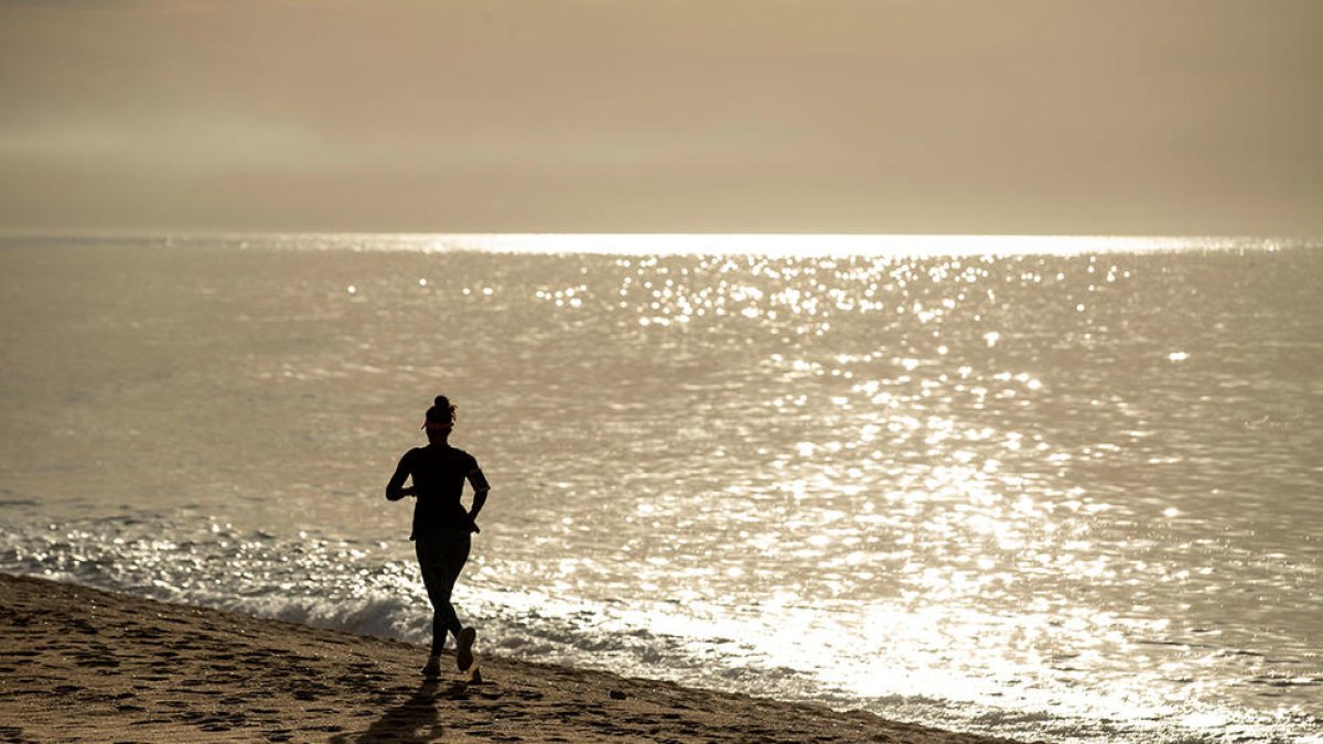 El calor veraniego, que hoy ha llegado a 31ºC en la Ribera de Ebro, inicia el descenso