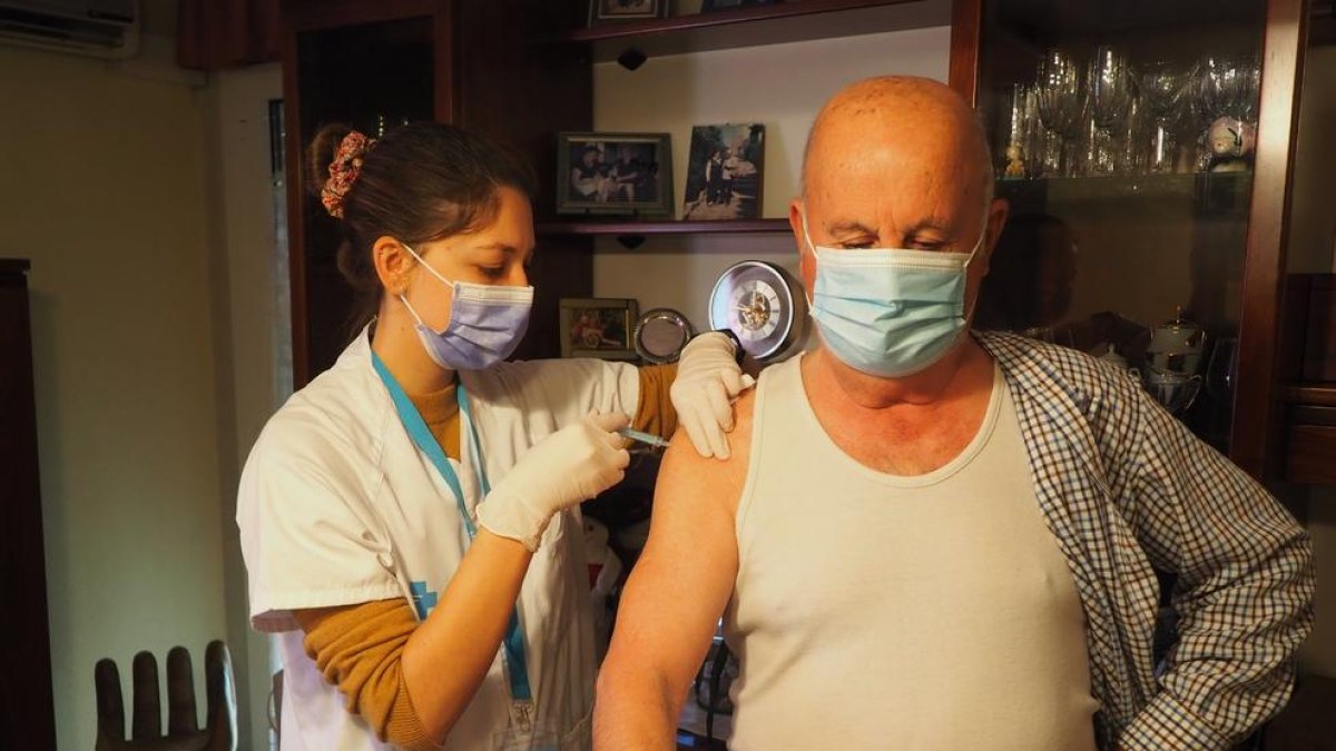 El Camp de Tarragona registra dos nuevas defunciones mientras se acelera el ritmo de vacunación