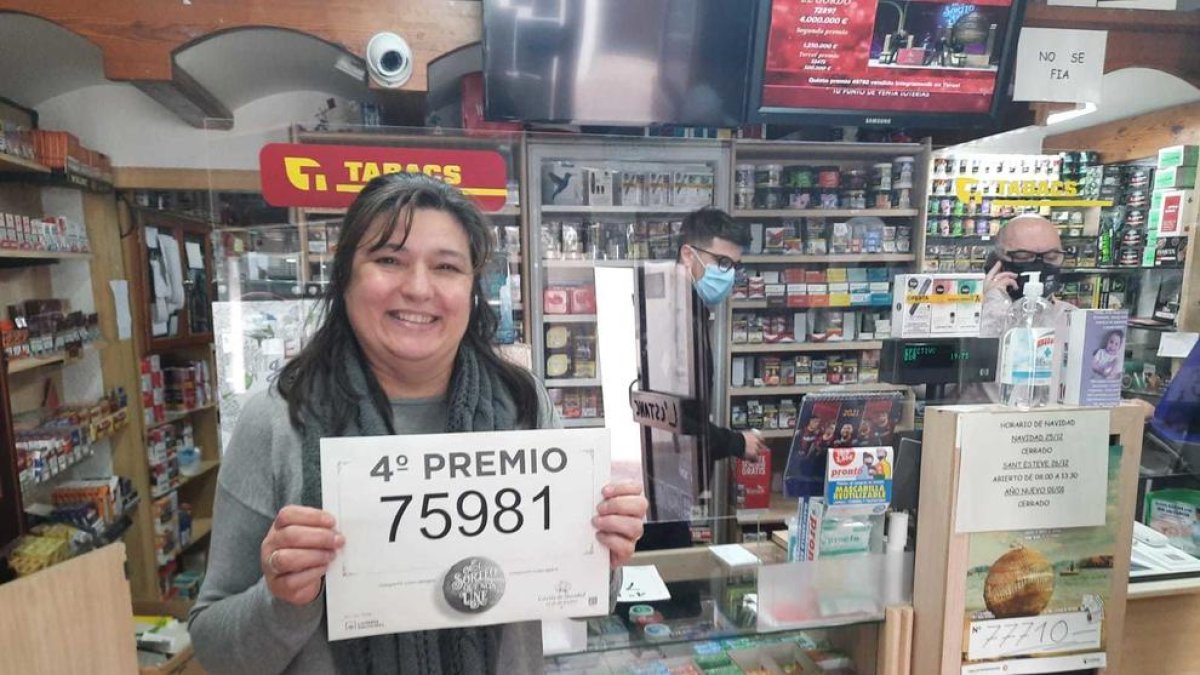 Creixell reparteix un dècim del quart premi amb el número 75.981